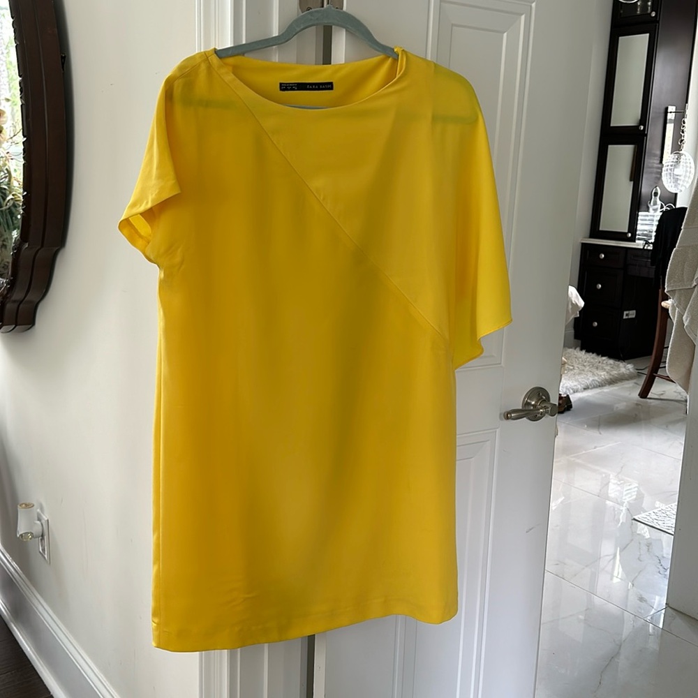 Zara dress Asymmetrical design - Very sophisticated. Size Small